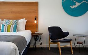 Bright Colonial Motel